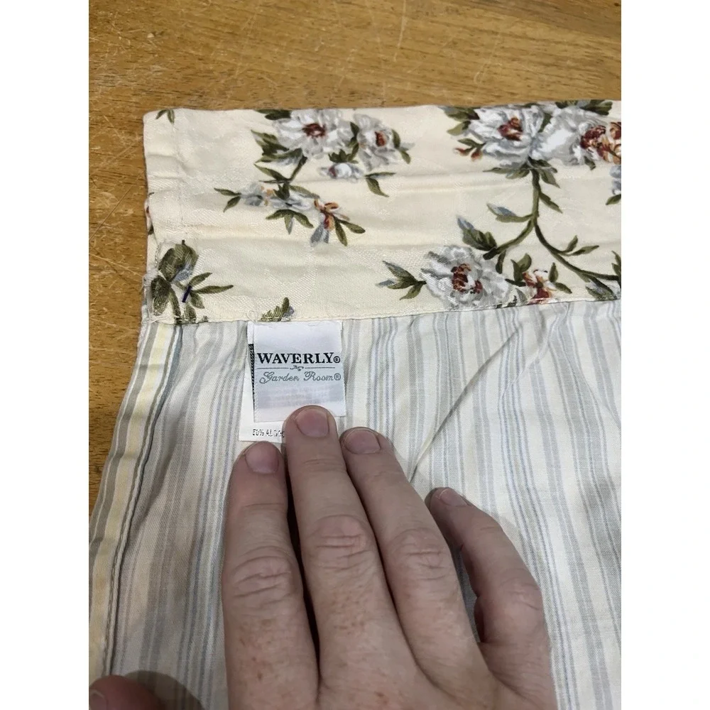 Waverley Garden Room Carolina Valance Scalloped‎ Double Layer Striped 70x18
